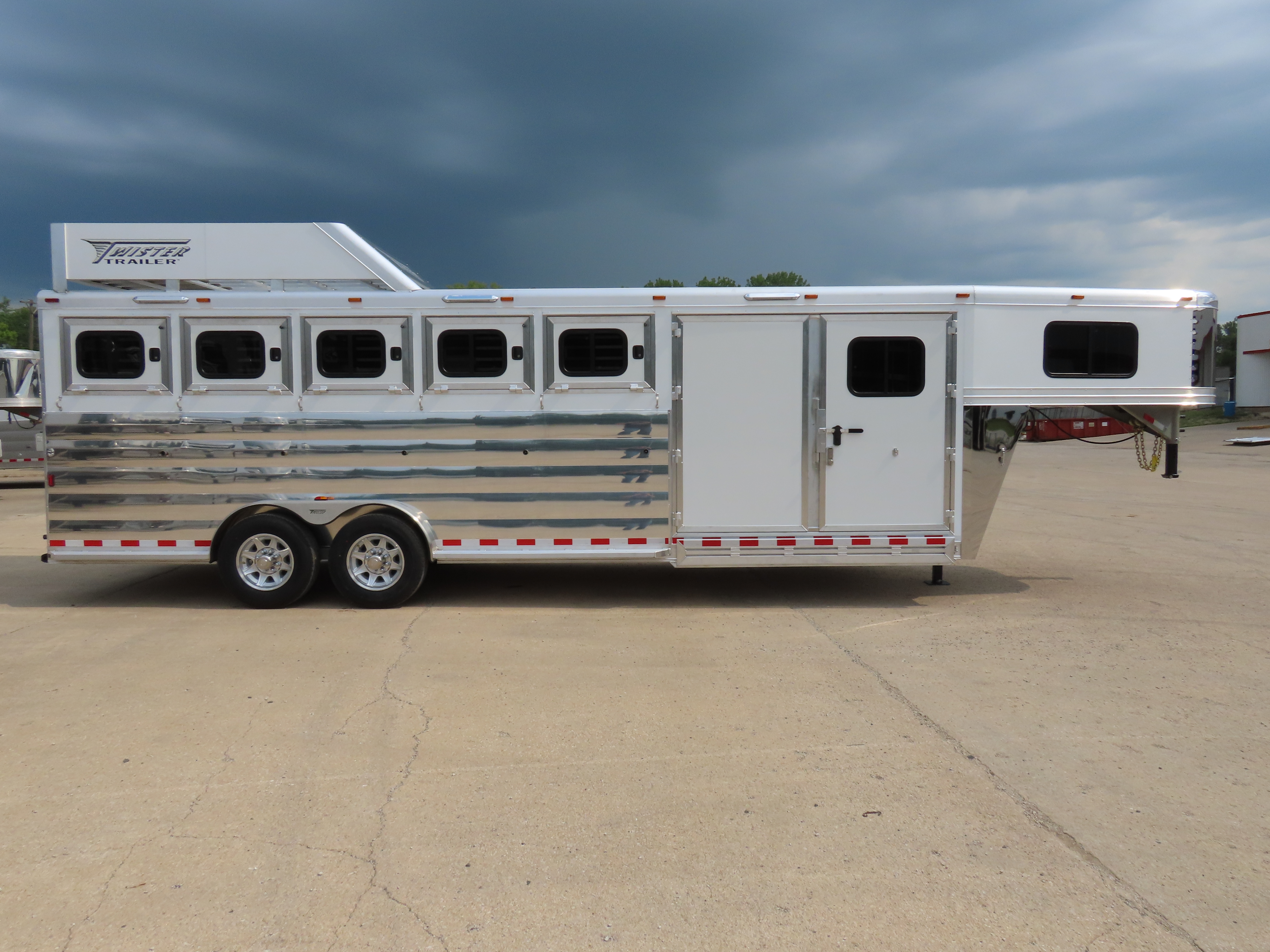 Twister 5 Horse 25' Stock Combo — photo 2