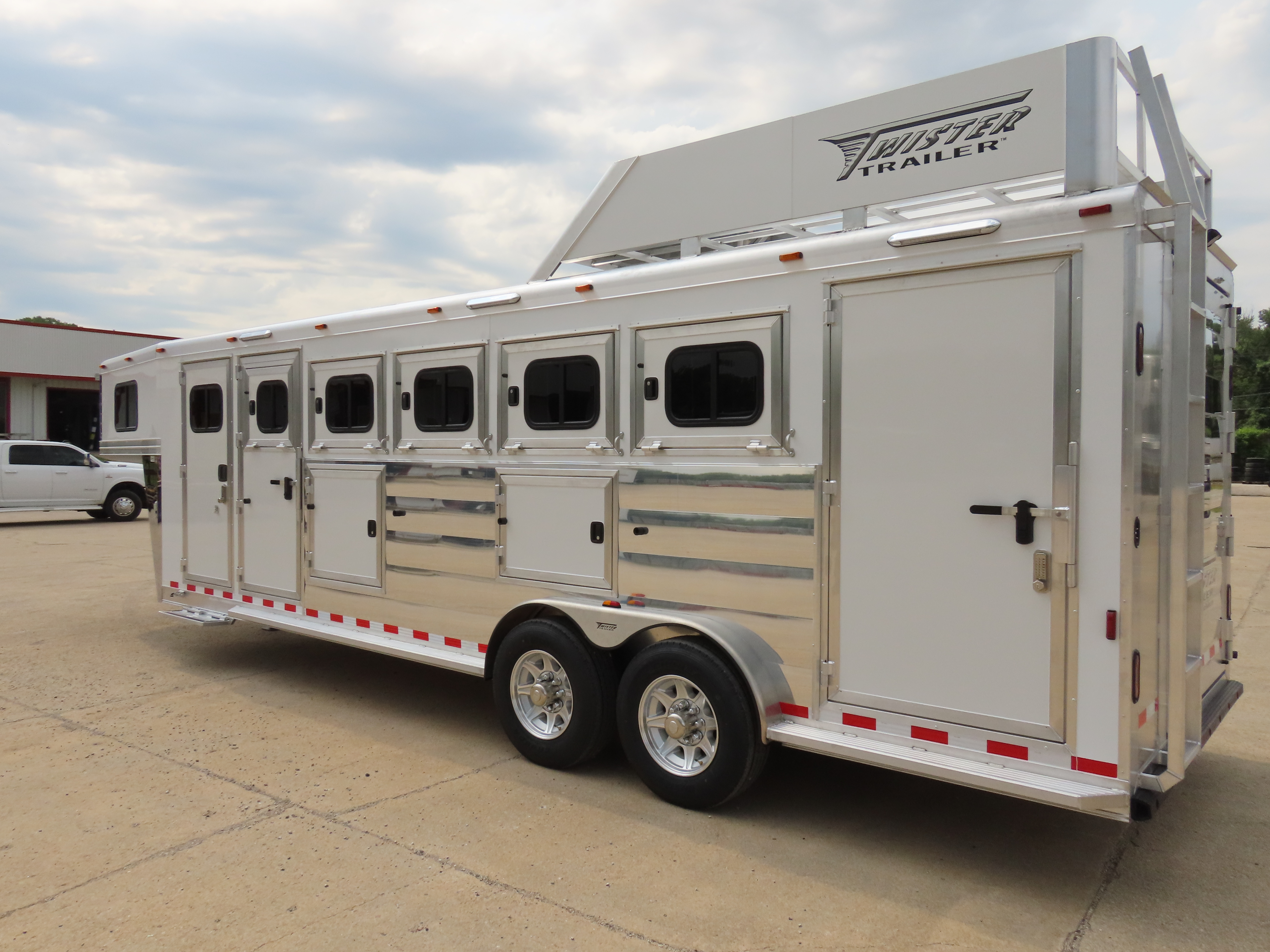 Twister 5 Horse 25' Stock Combo — photo 4