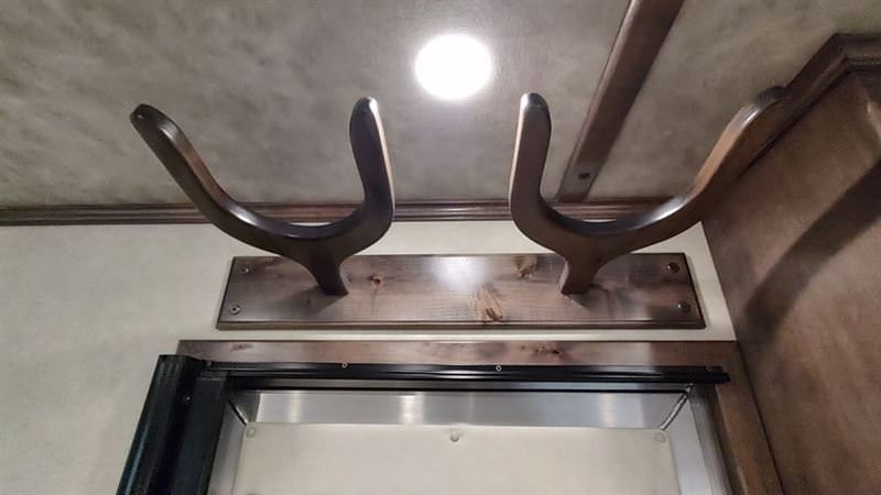 Twister 4 Horse 13'8" SW Rear Load Select with trail Boss LQ S473 — photo 16
