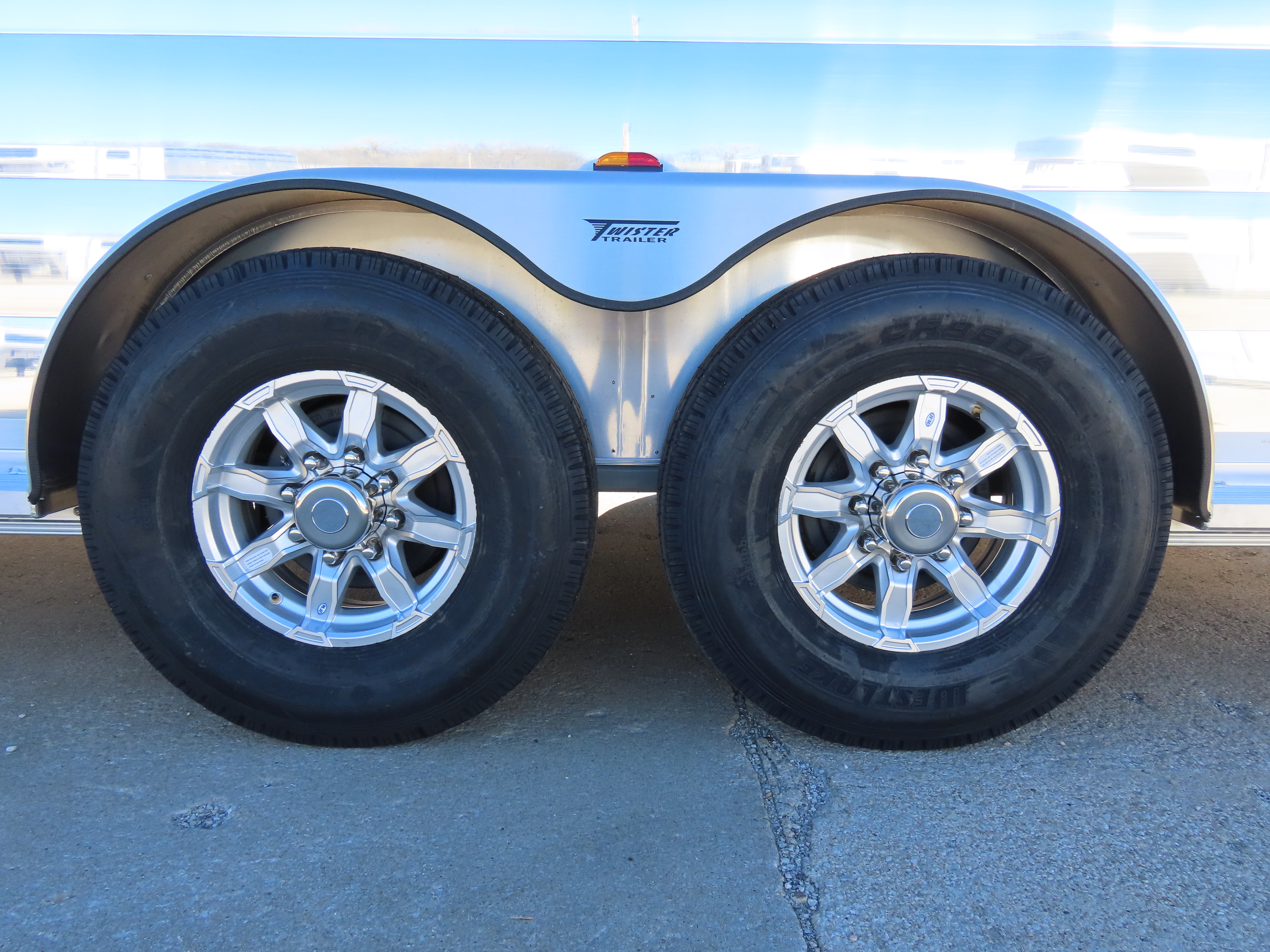 Twister 5 Horse 24' Stock Combo — photo 5