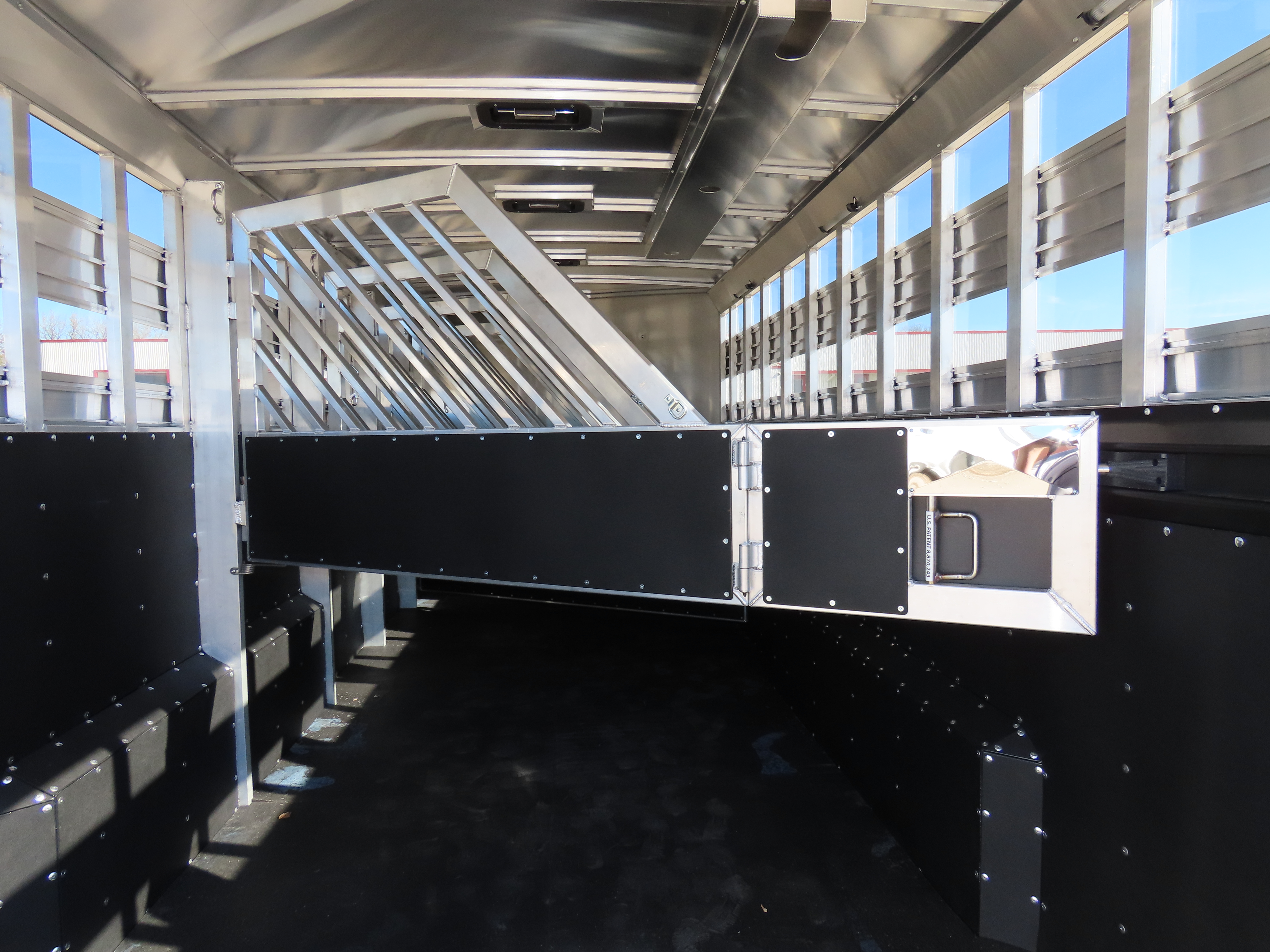 Twister 5 Horse 24' Stock Combo — photo 18