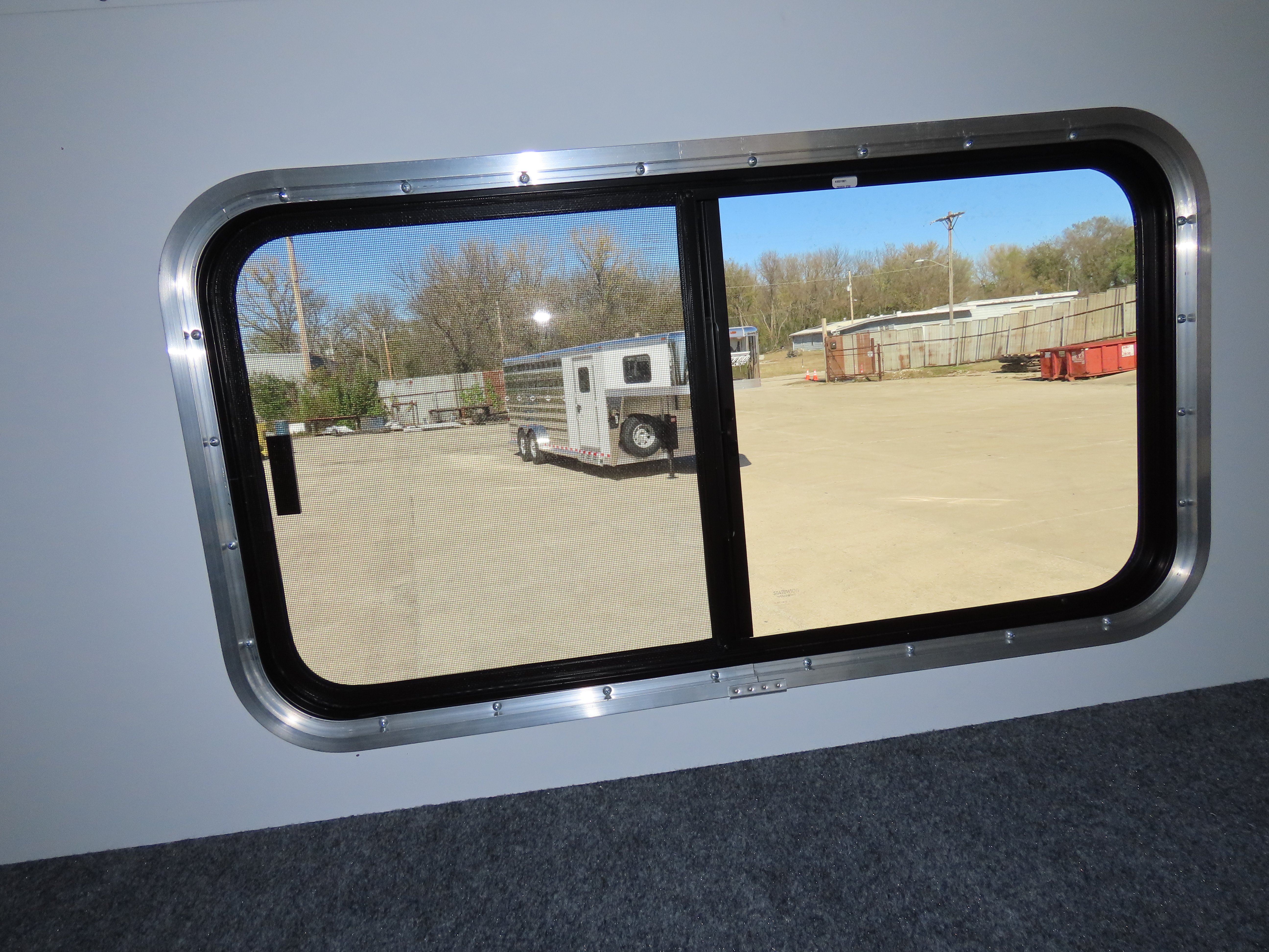 Twister 5 Horse 24' Stock Combo — photo 38