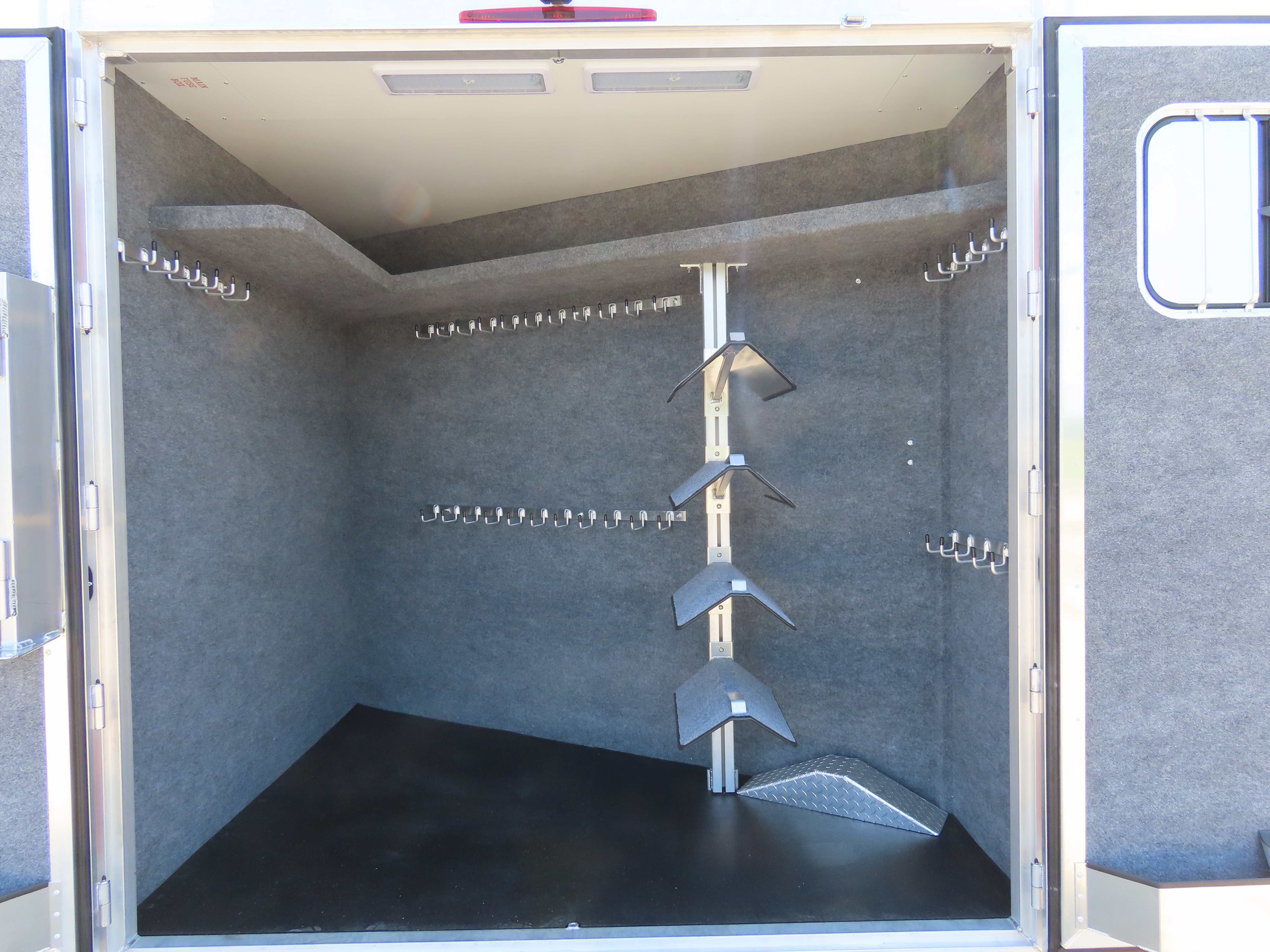 2025 Twister 4 Horse 17' Shortwall Side Load Loft Trailer With Outlaw LQ S540 — photo 9