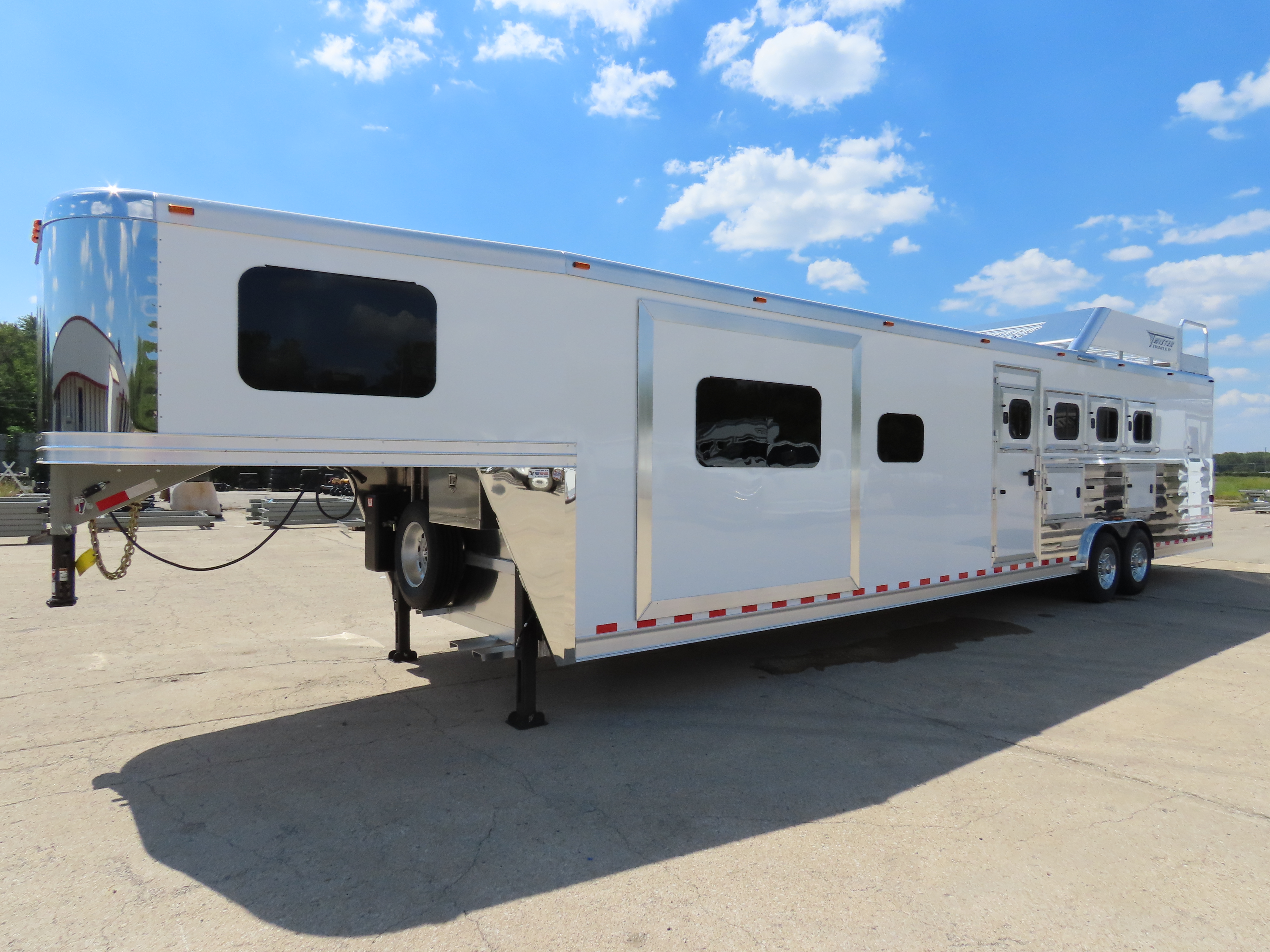 2025 4H 15'6" SW Side Load S548 — photo 4