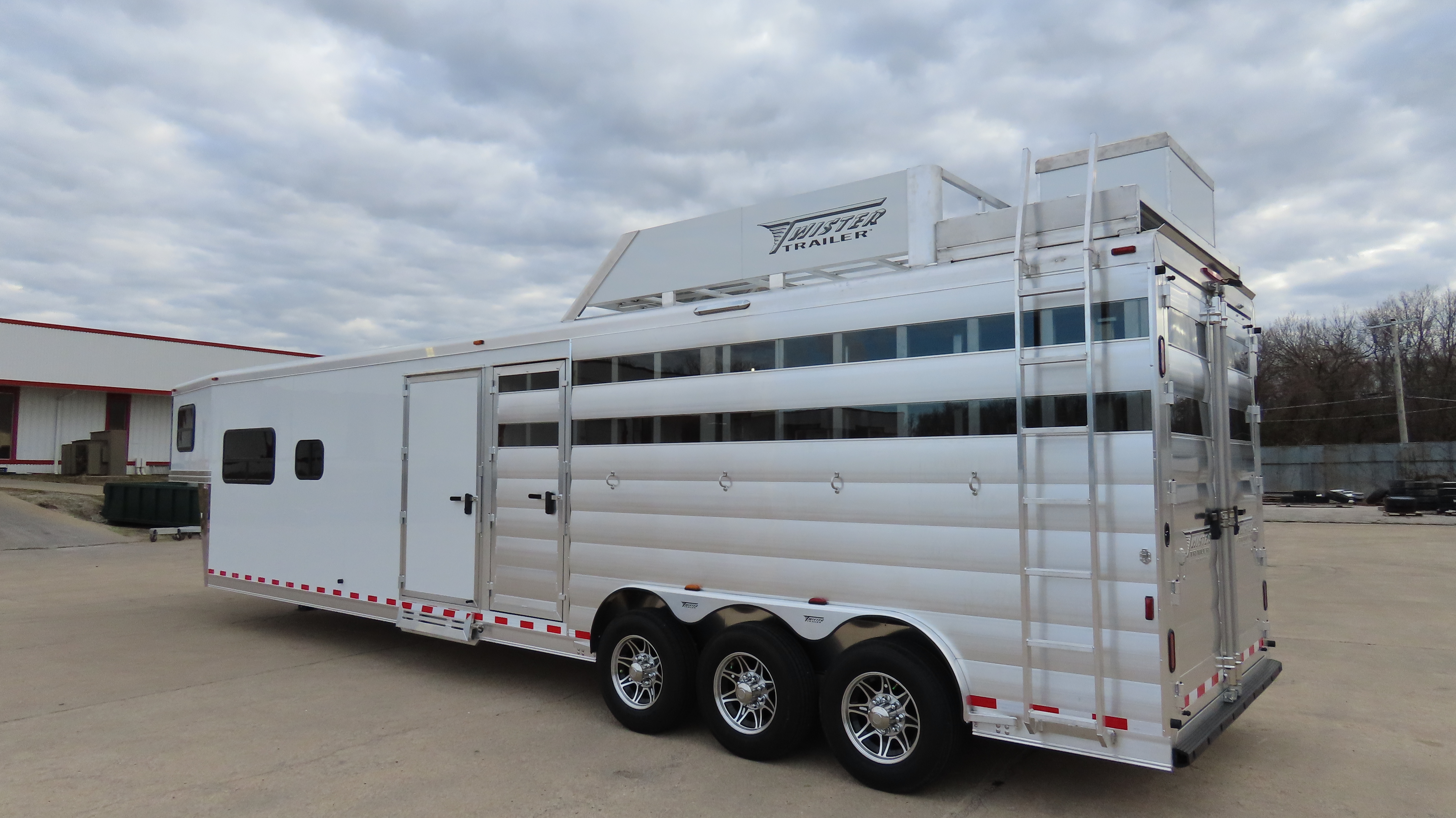 Lease this Twister Stock Back Trailer with 12.8 LQ for 2508.79 per month P455 — photo 3