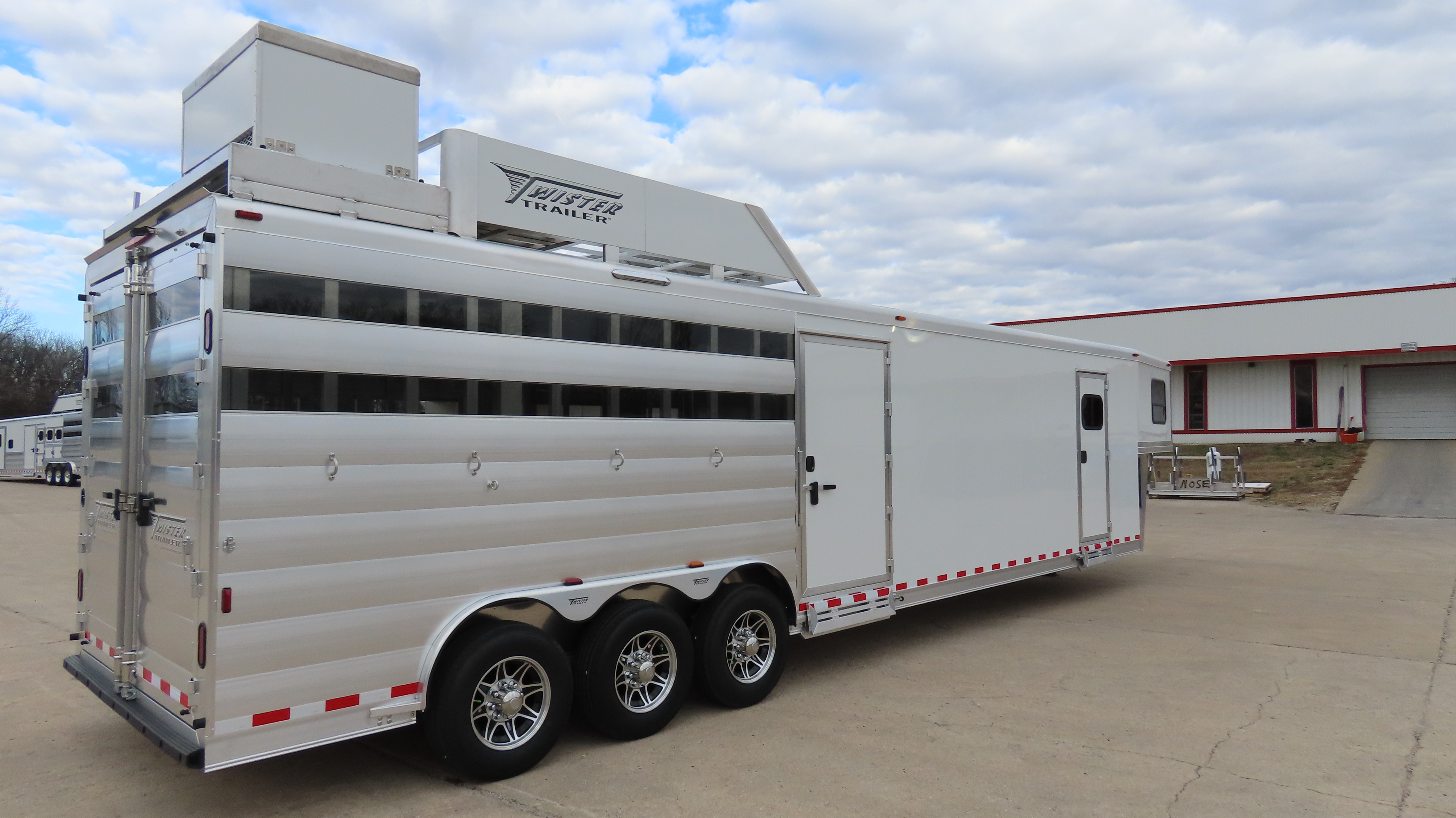 Lease this Twister Stock Back Trailer with 12.8 LQ for 2508.79 per month P455 — photo 6