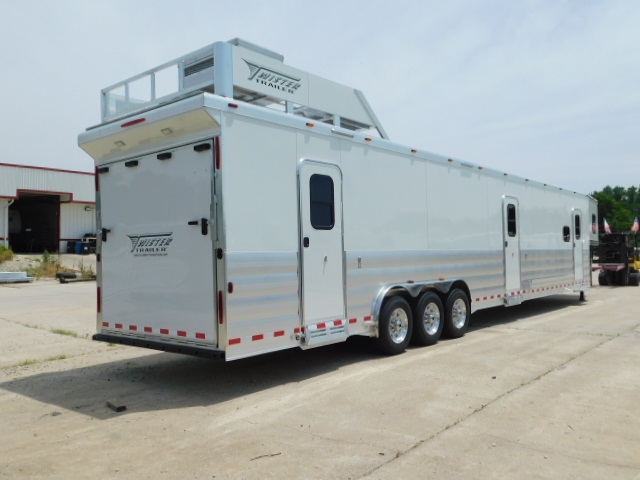 2020 Twister 42' Toy\Car Hauler with 22’ Outlaw Living Quarters for lease or sale — photo 2