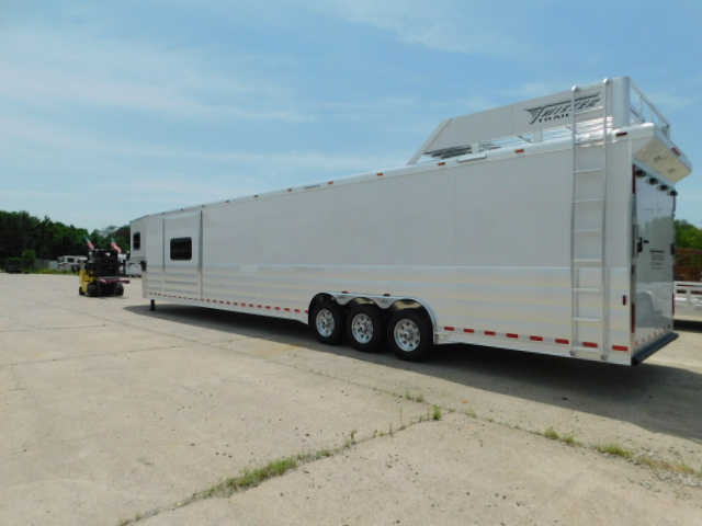 2020 Twister 42' Toy\Car Hauler with 22’ Outlaw Living Quarters for lease or sale — photo 5