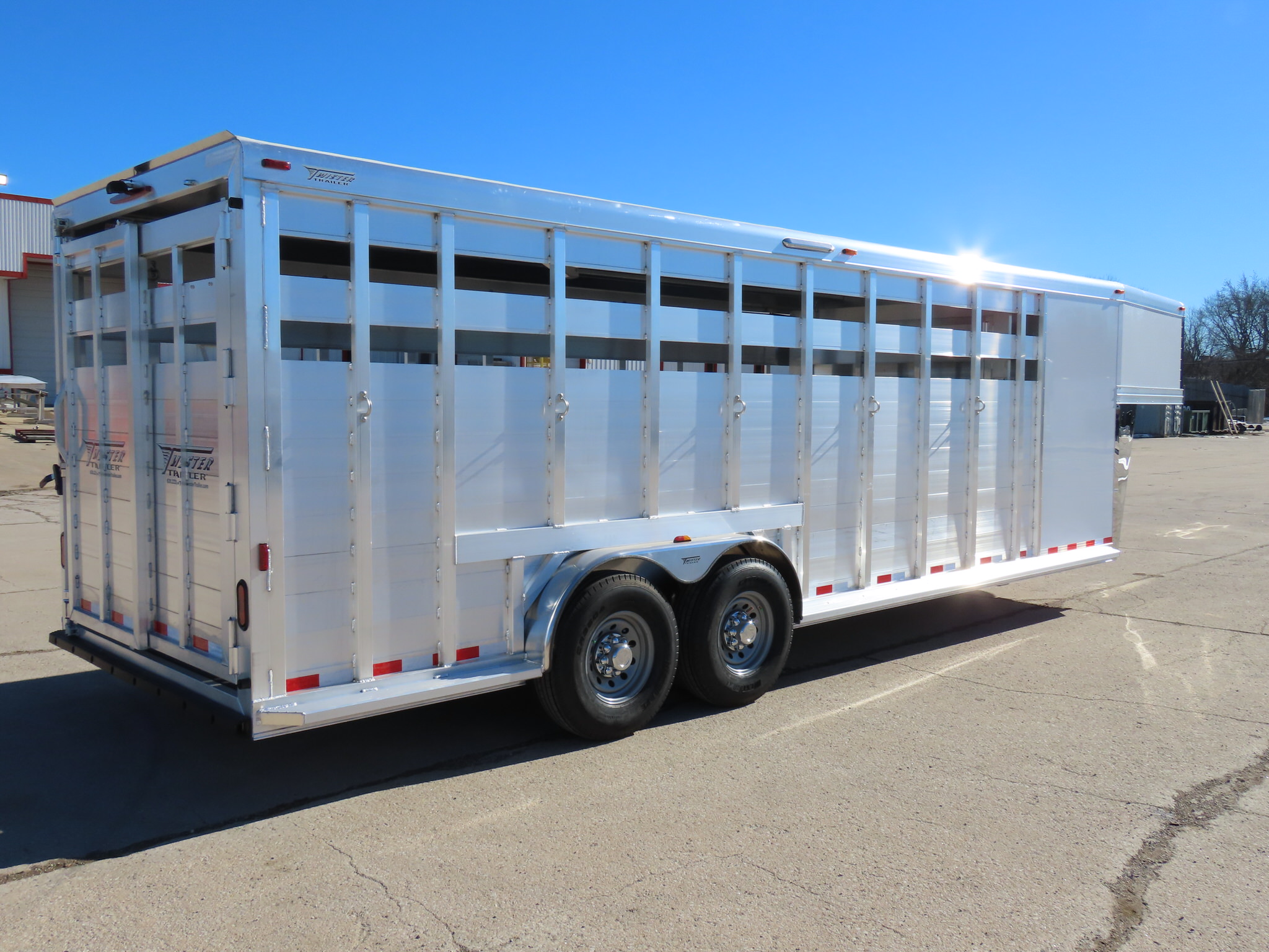 Twister 25' Bull Tough Stock Trailer — photo 5