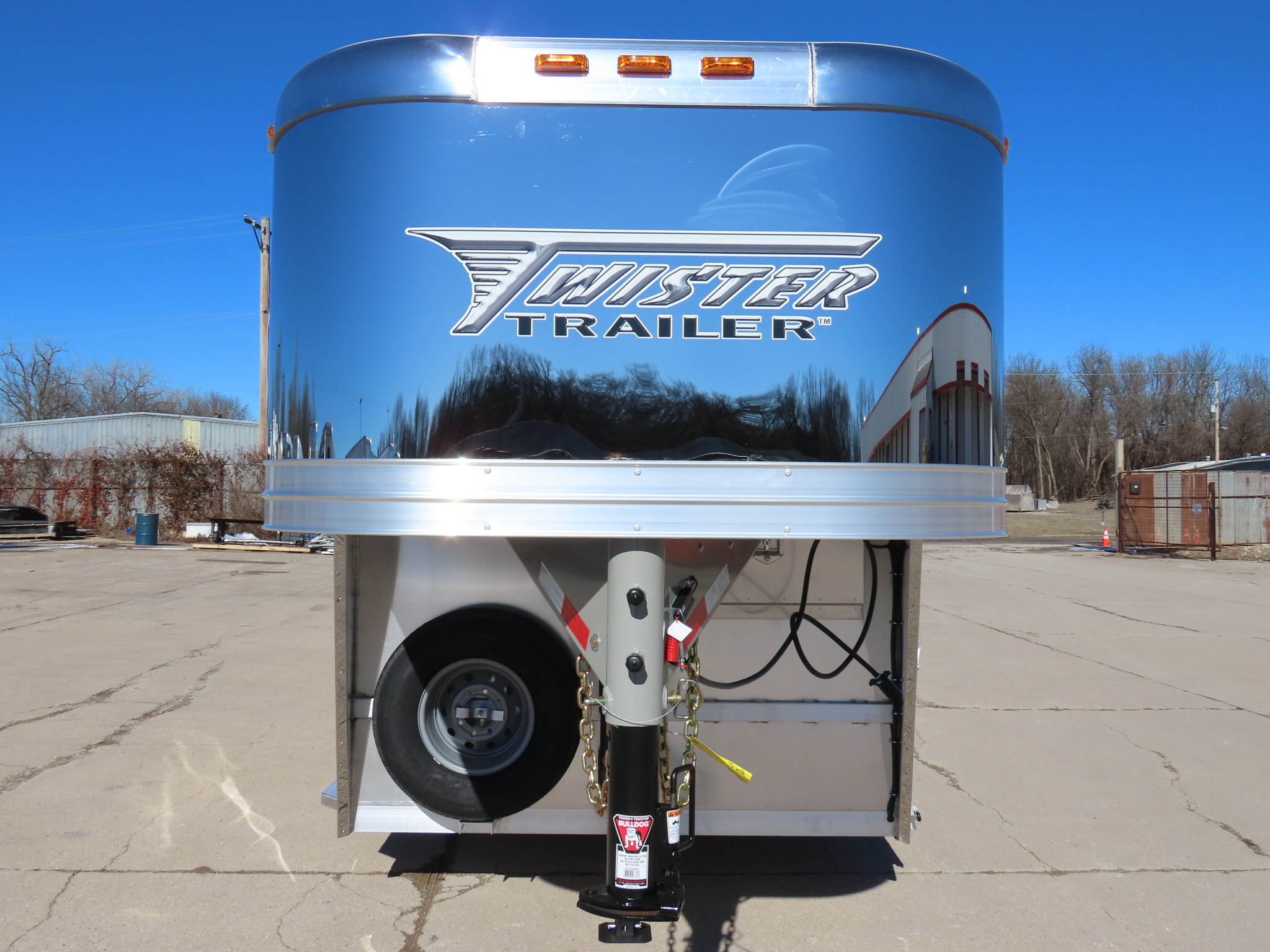 Twister 25' Bull Tough Stock Trailer — photo 6