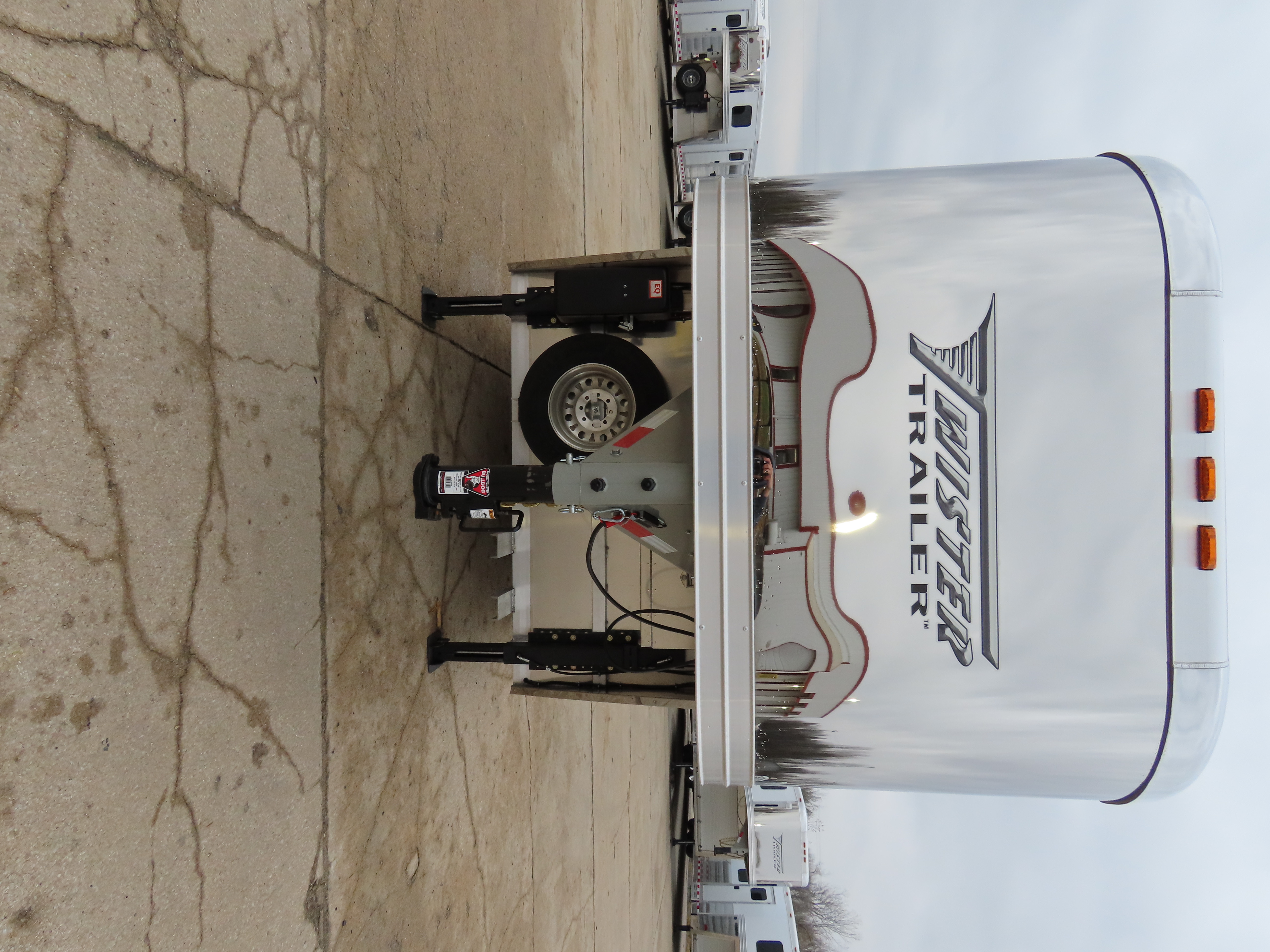 Twister 4 Horse 13'8" SW Rear Load Select Trail Boss LQ S499 — photo 15