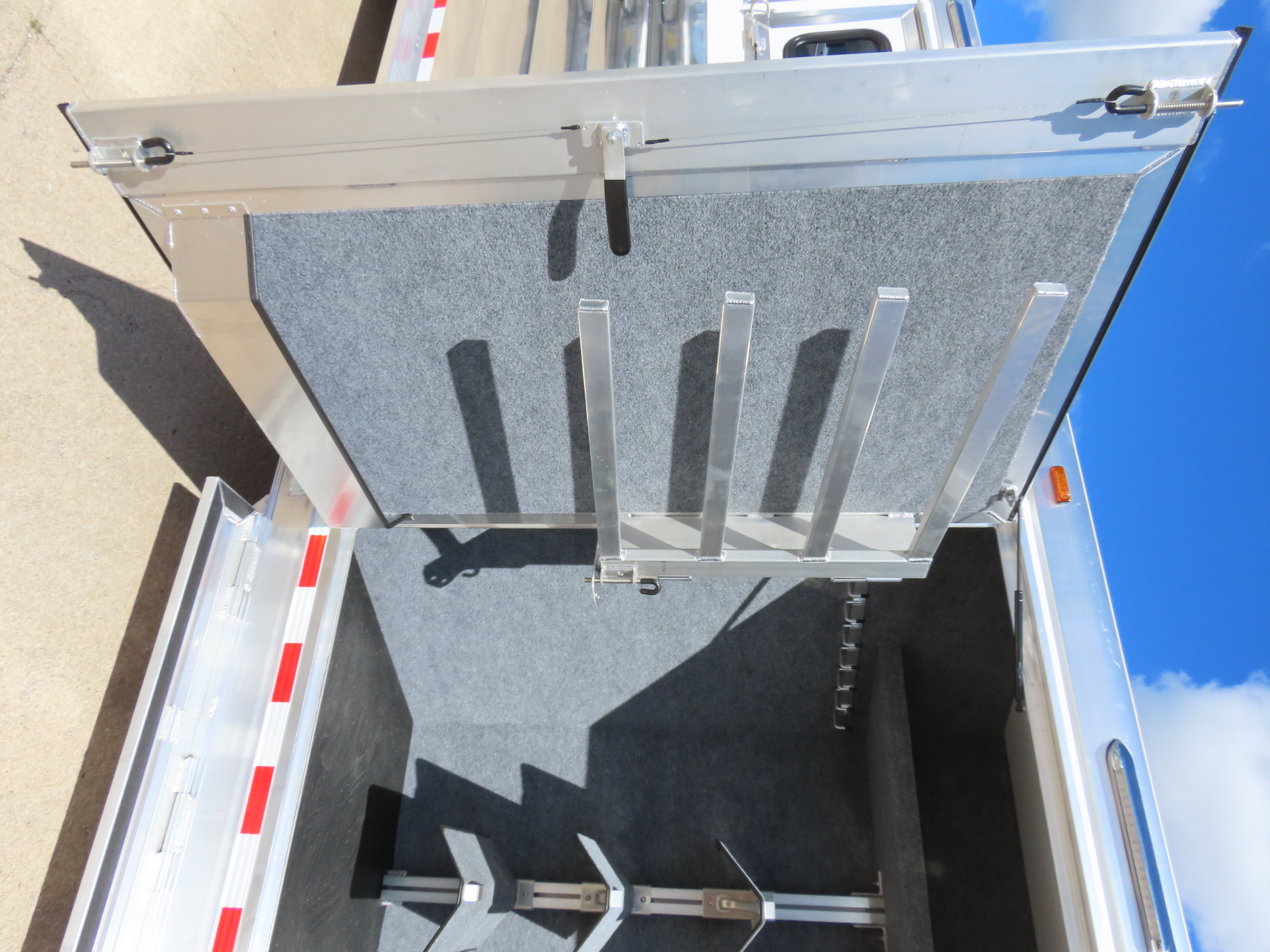 Twister 6 Horse 28'5" Stock Combo — photo 12