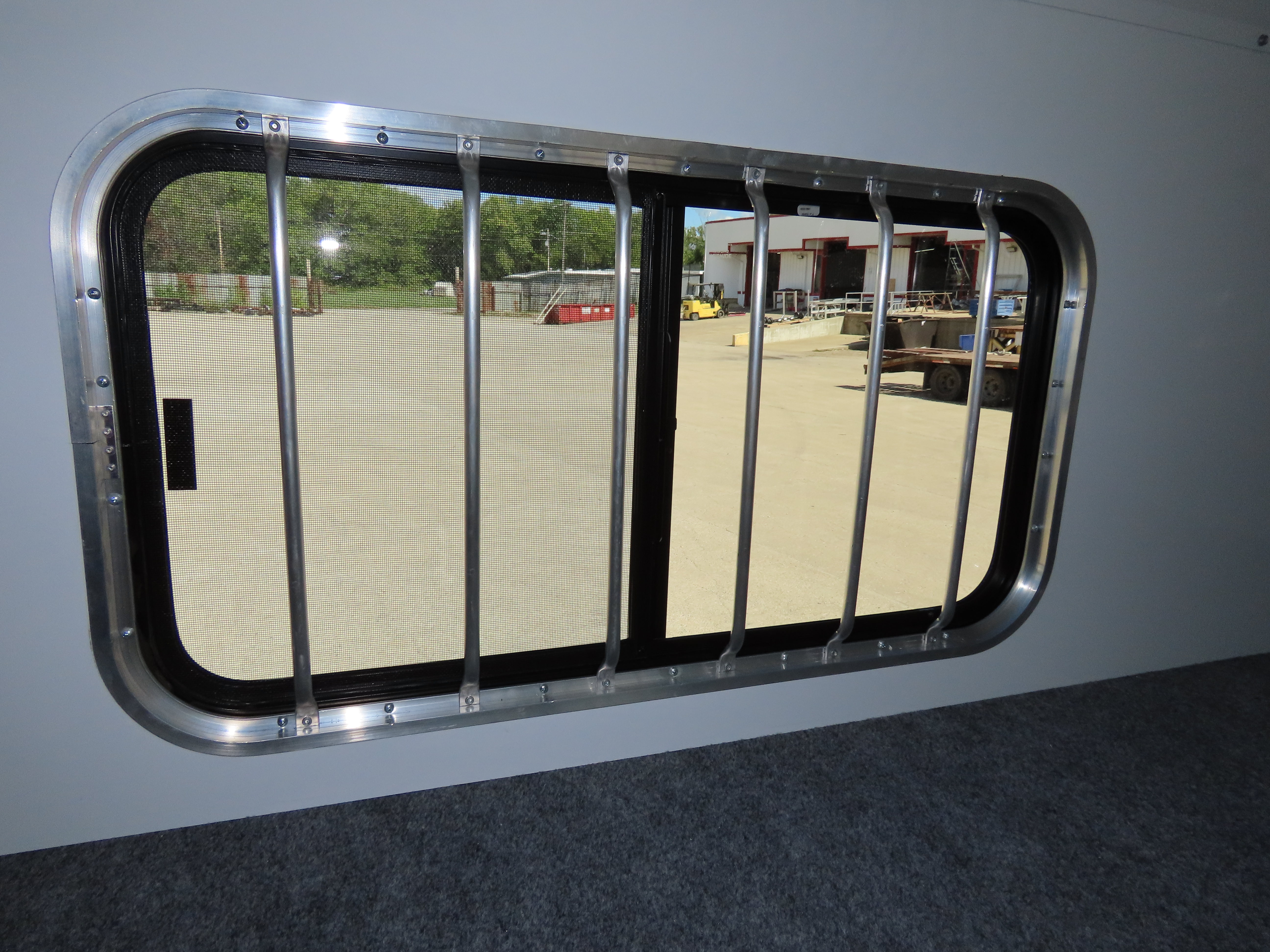 Twister 6 Horse 28'5" Stock Combo — photo 16
