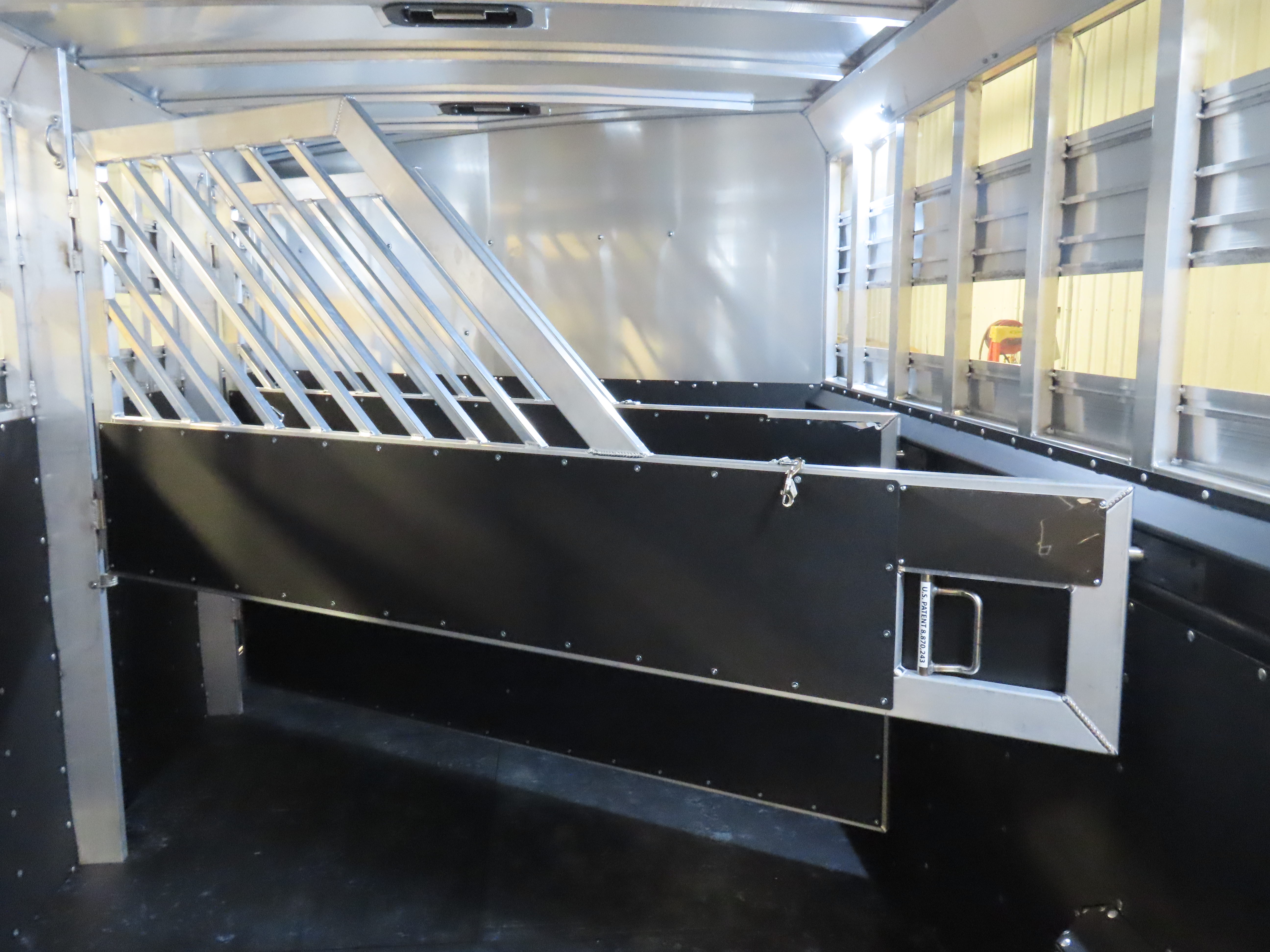 Twister 4 Horse 28' Stock Combo — photo 22