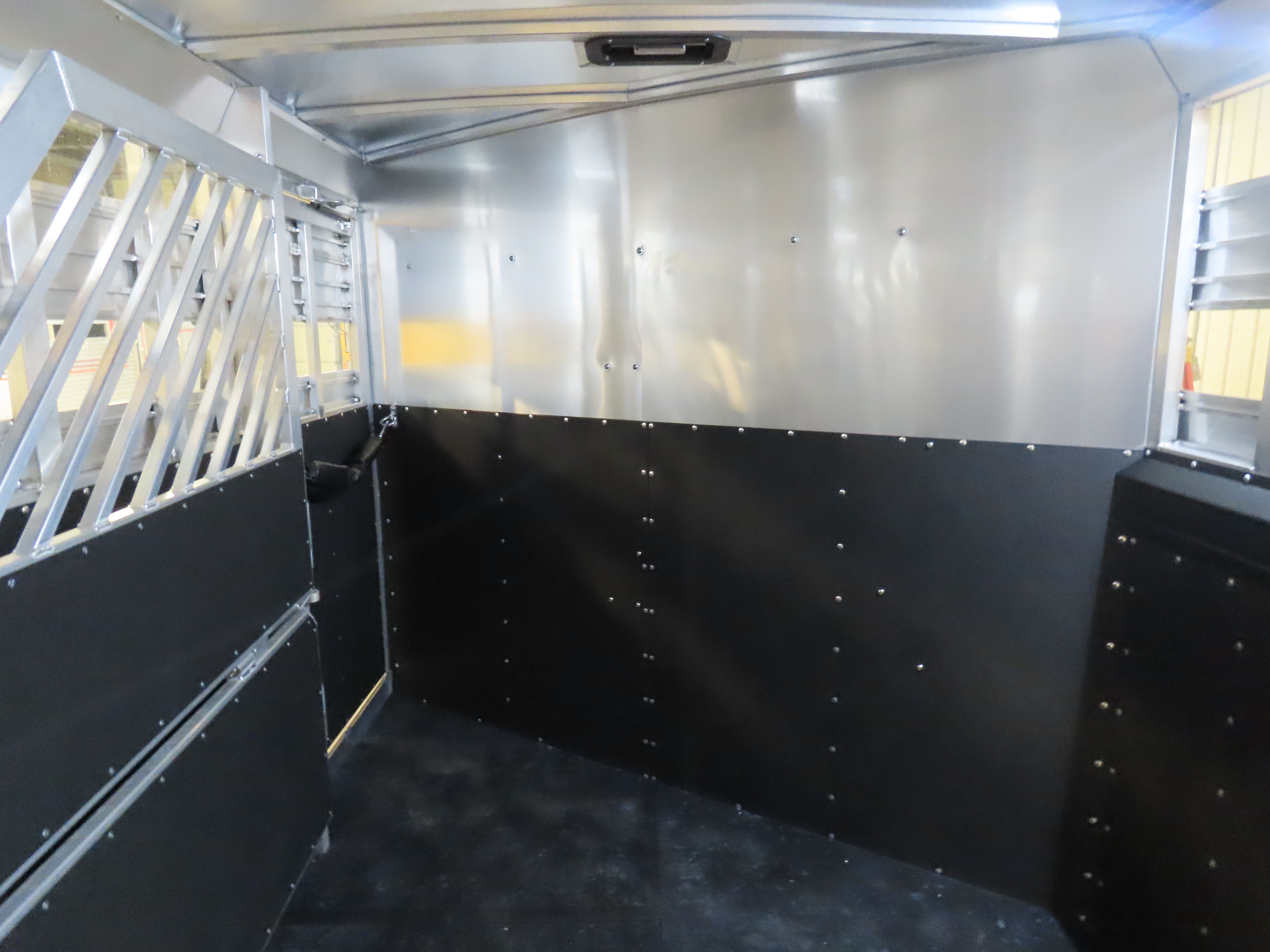 Twister 4 Horse 28' Stock Combo — photo 24