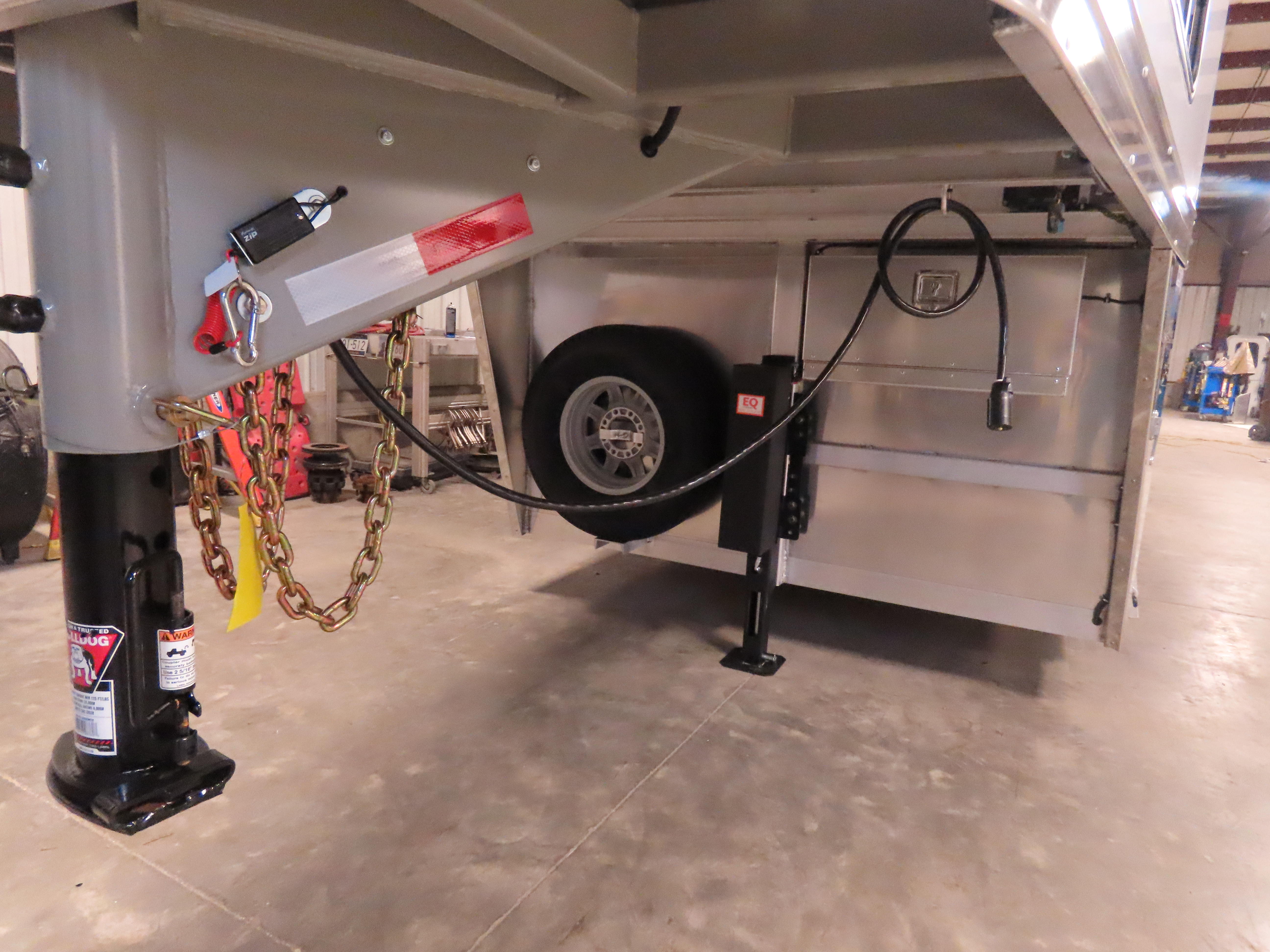 Twister 4 Horse 28' Stock Combo — photo 27