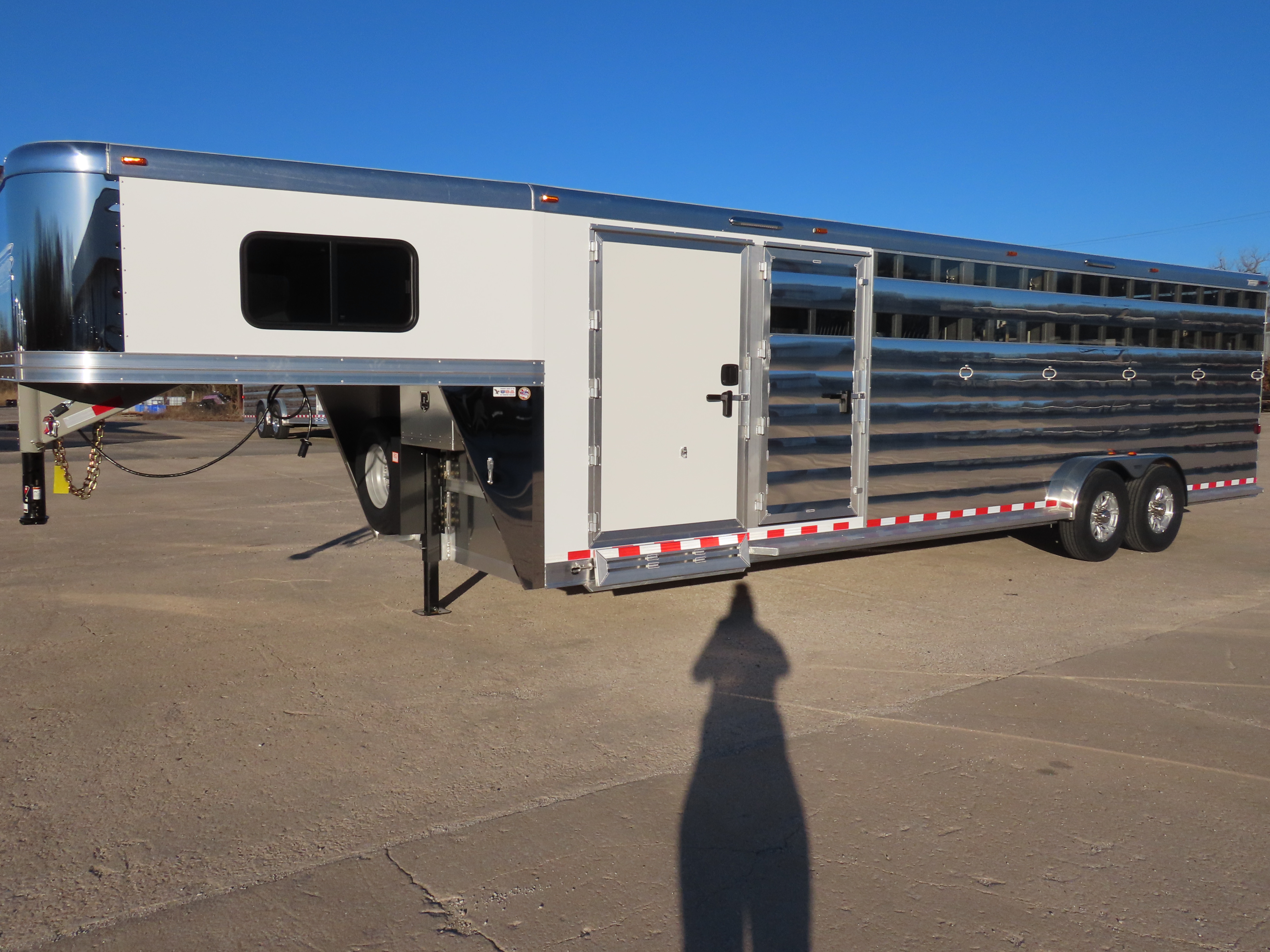 Twister 4 Horse 28' Stock Combo — photo 3