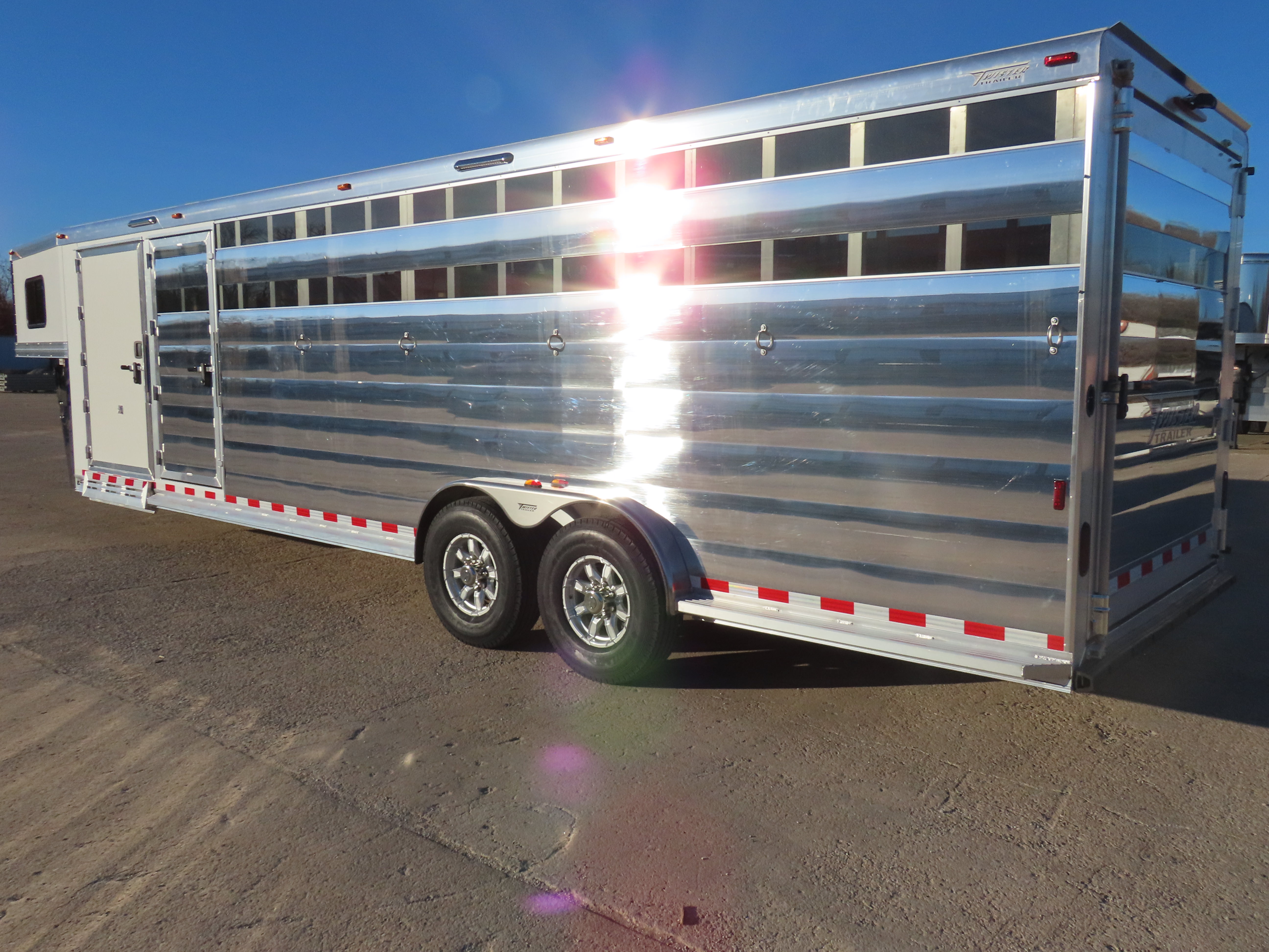Twister 4 Horse 28' Stock Combo — photo 6