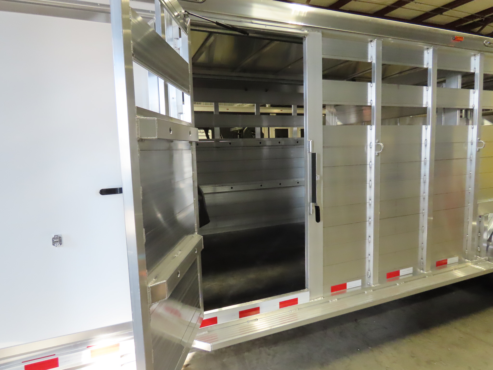 Twister 25' Bull Tough Stock Trailer — photo 21