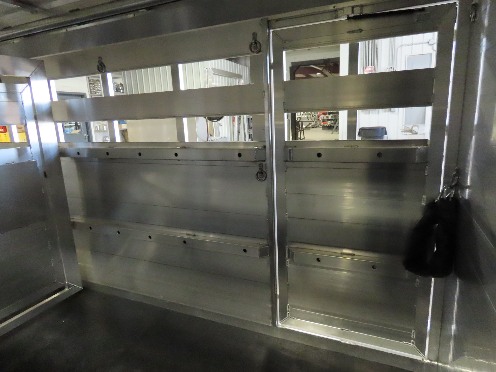 Twister 25' Bull Tough Stock Trailer — photo 25
