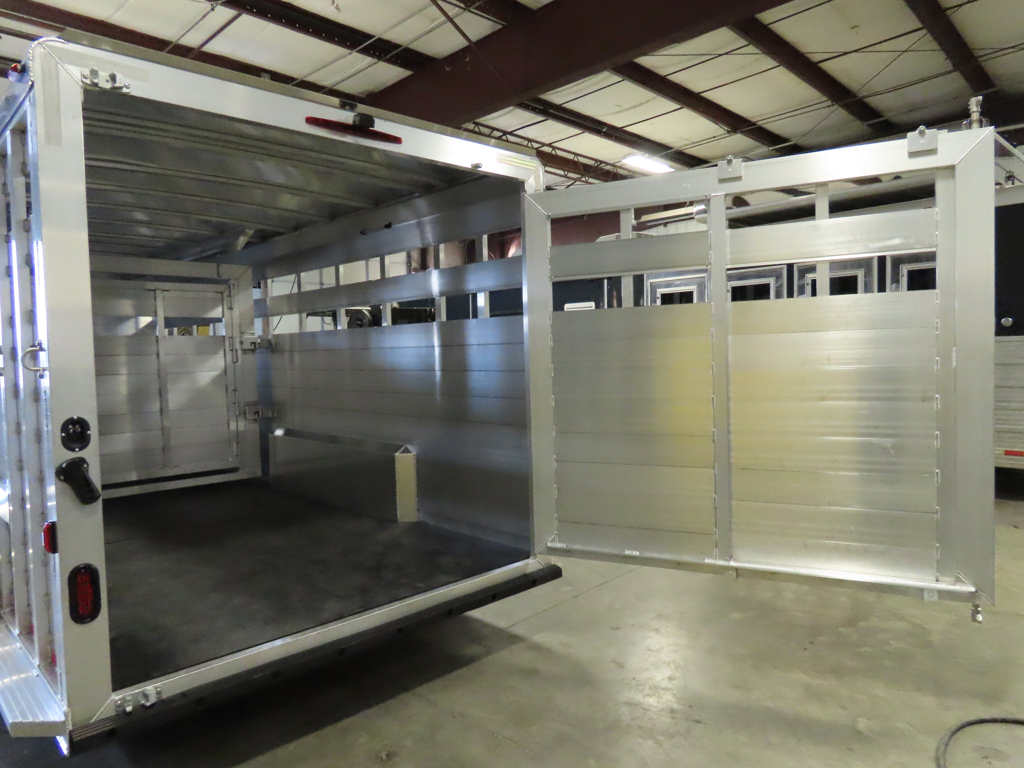Twister 25' Bull Tough Stock Trailer — photo 28