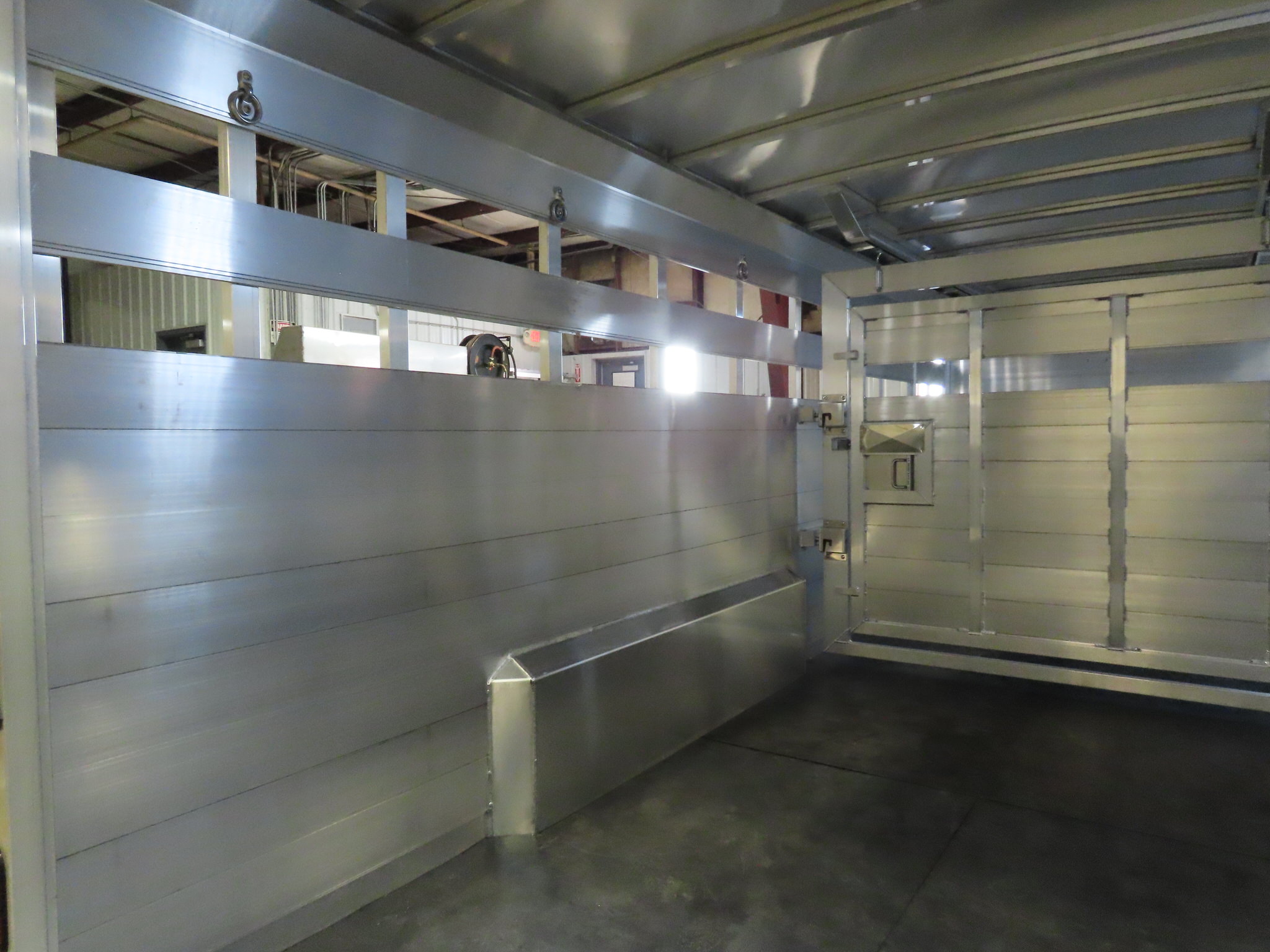 Twister 25' Bull Tough Stock Trailer — photo 30