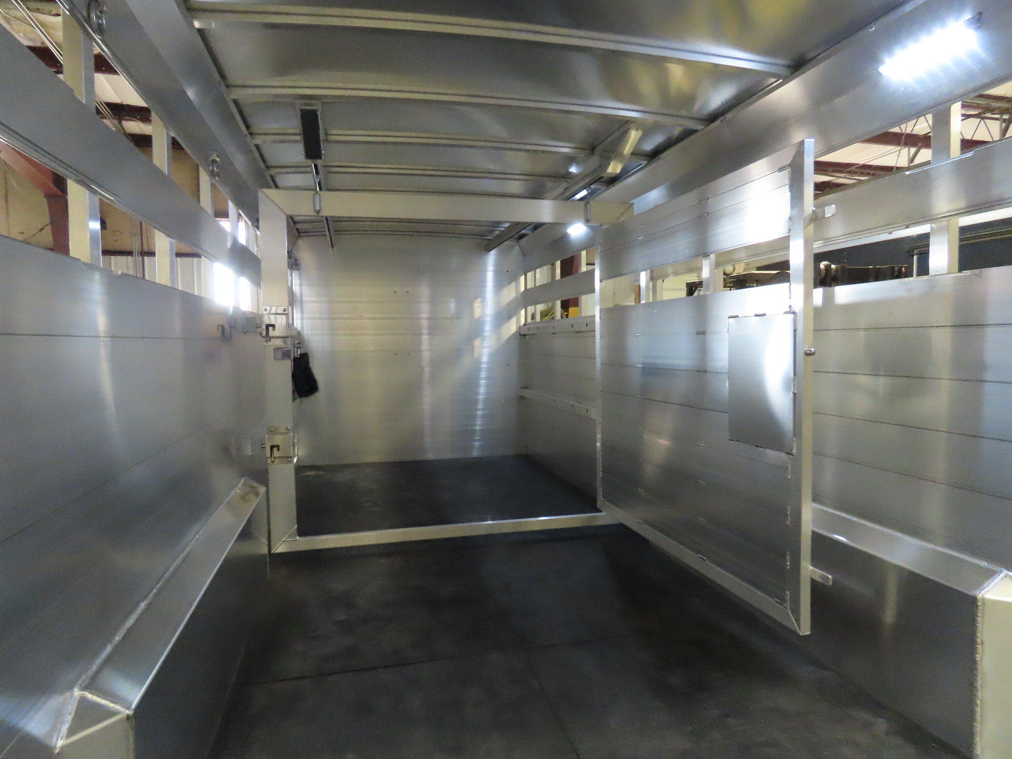 Twister 25' Bull Tough Stock Trailer — photo 35