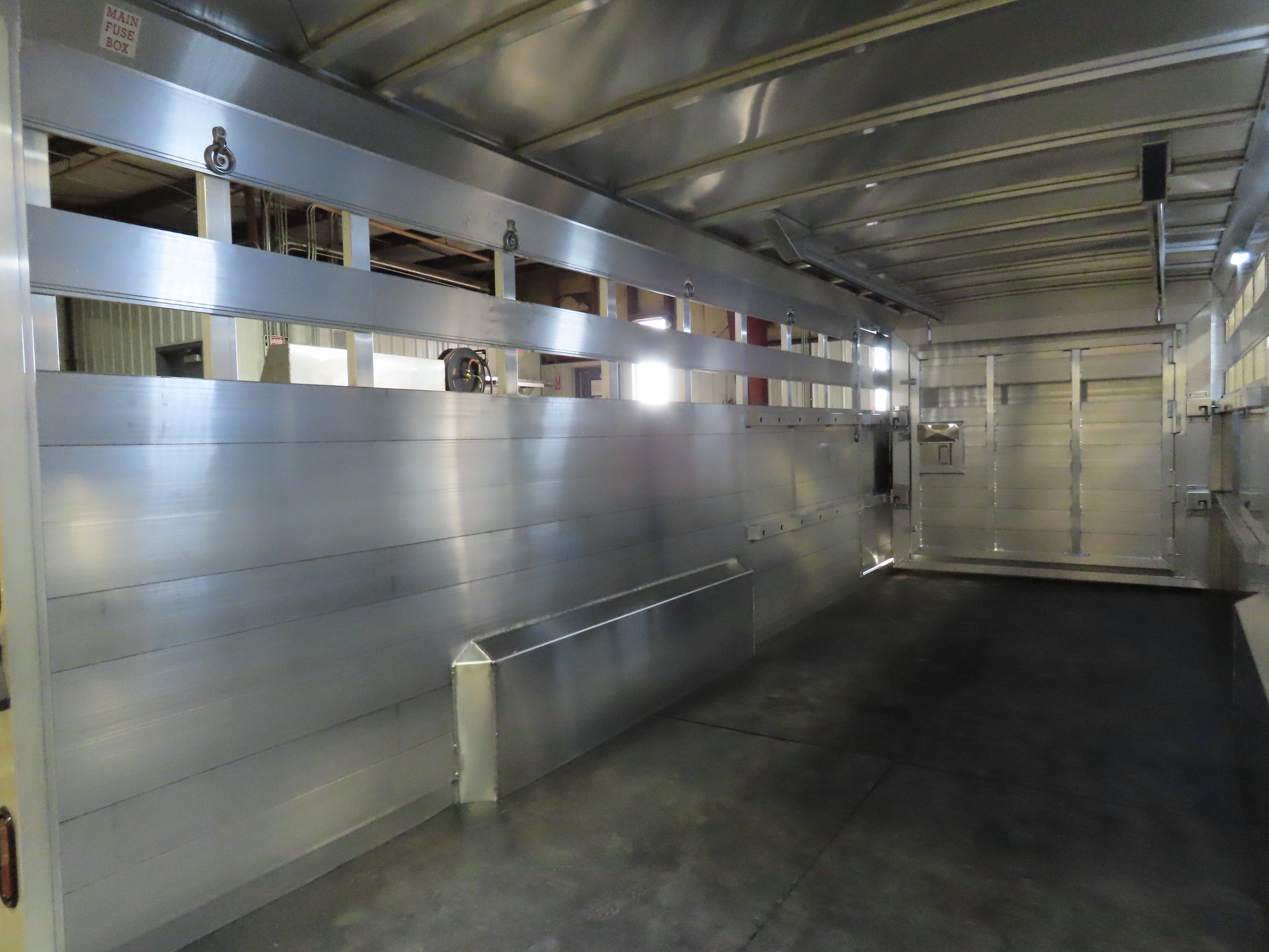Twister 25' Bull Tough Stock Trailer — photo 37