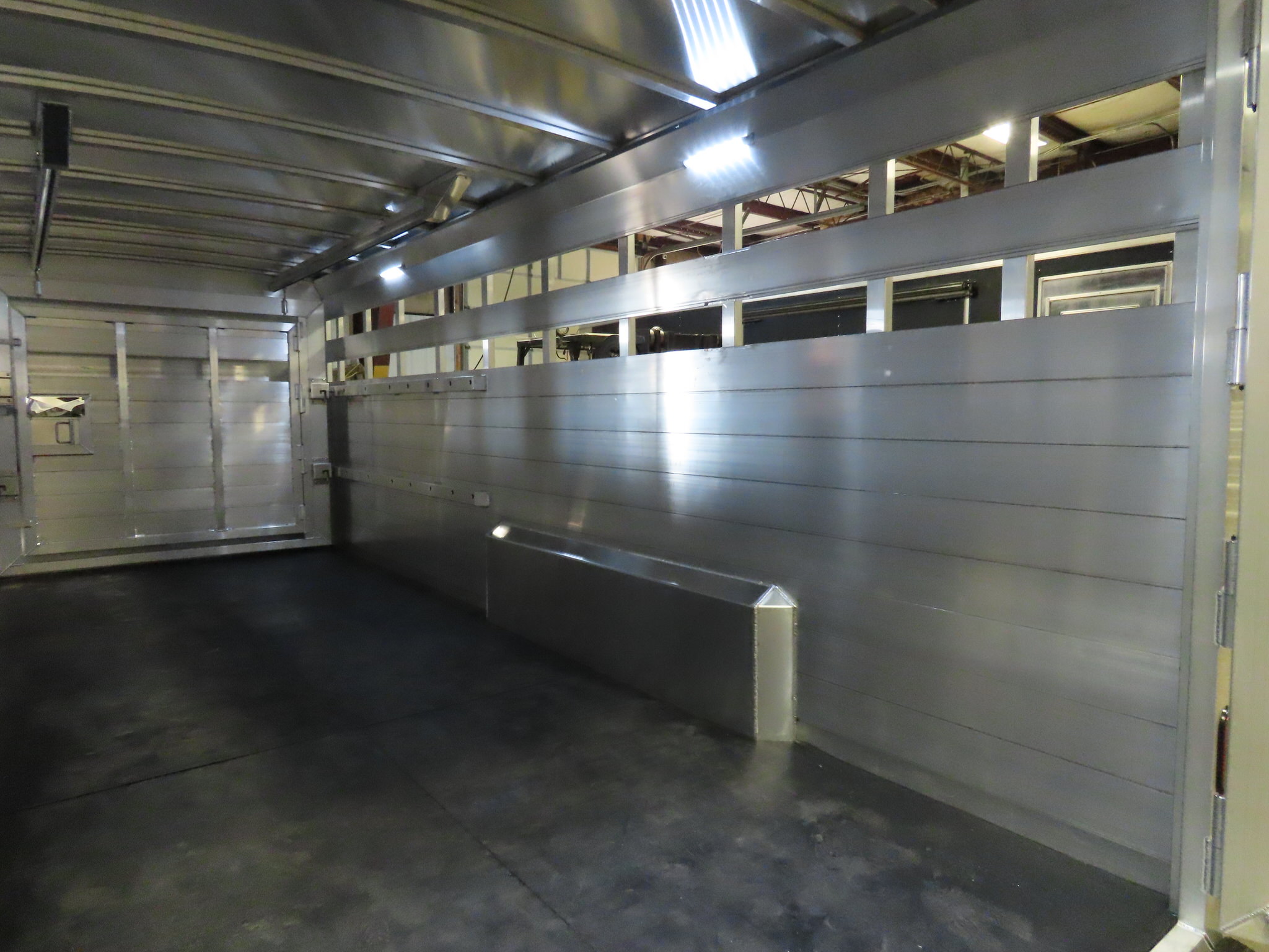 Twister 25' Bull Tough Stock Trailer — photo 38
