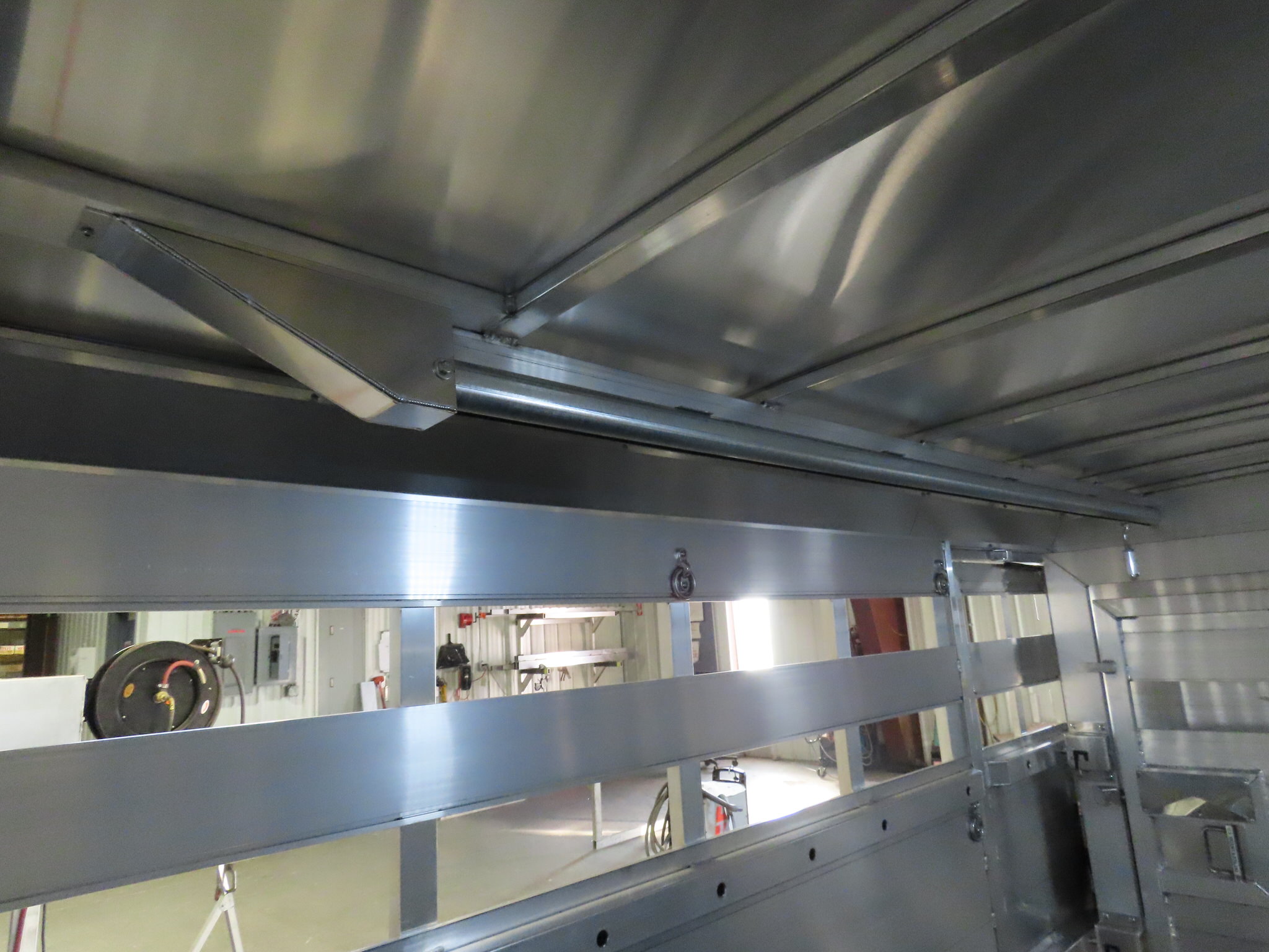Twister 25' Bull Tough Stock Trailer — photo 40