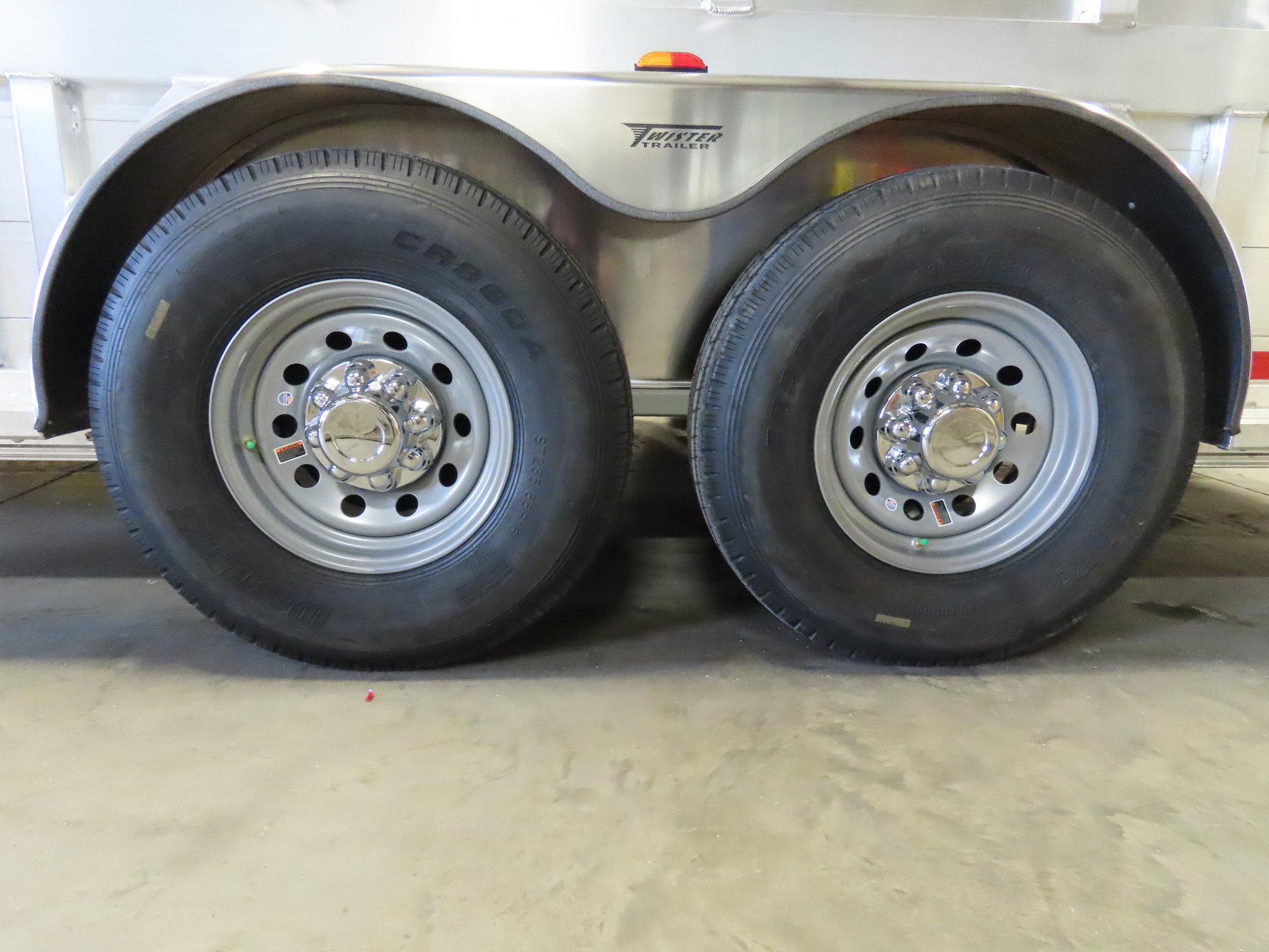 Twister 25' Bull Tough Stock Trailer — photo 11